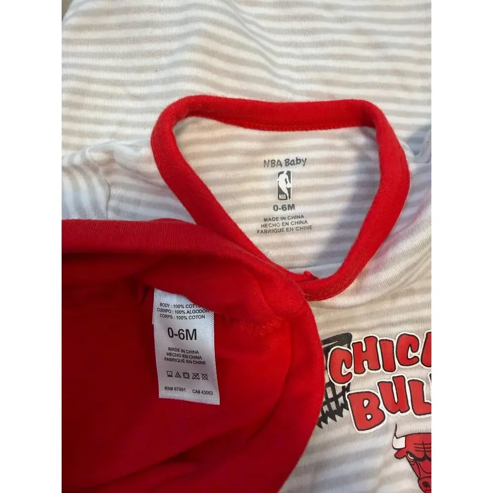 NBA Baby Chicago Bulls Children Unisex Gown Hat Sleeper Set 1 Size 0-6M Grey Red